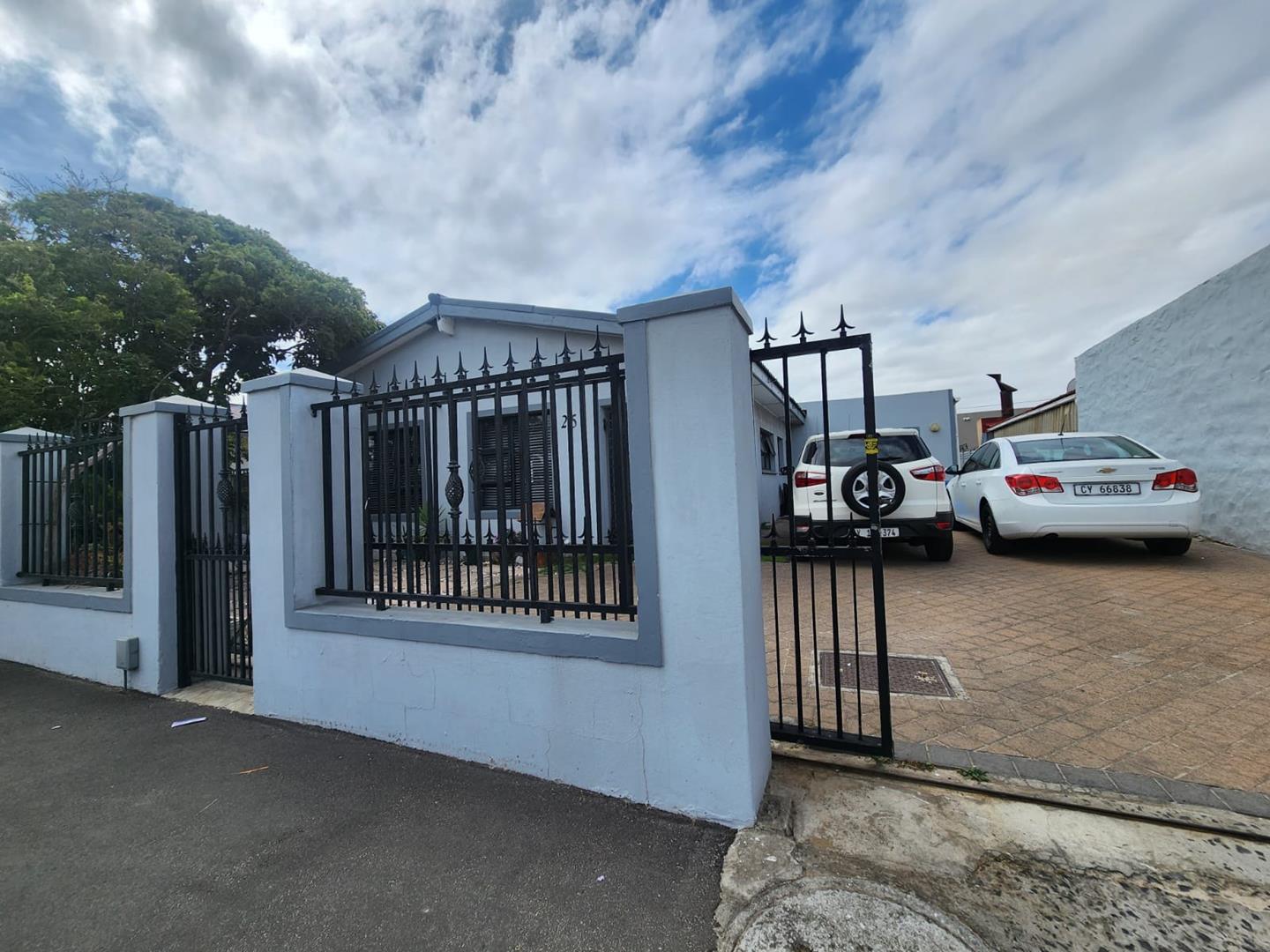 5 Bedroom Property for Sale in Riverton Western Cape
